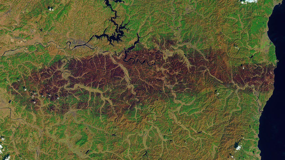 A satellite image of South Korea shows the area that burned in the March 2025 wildfires.