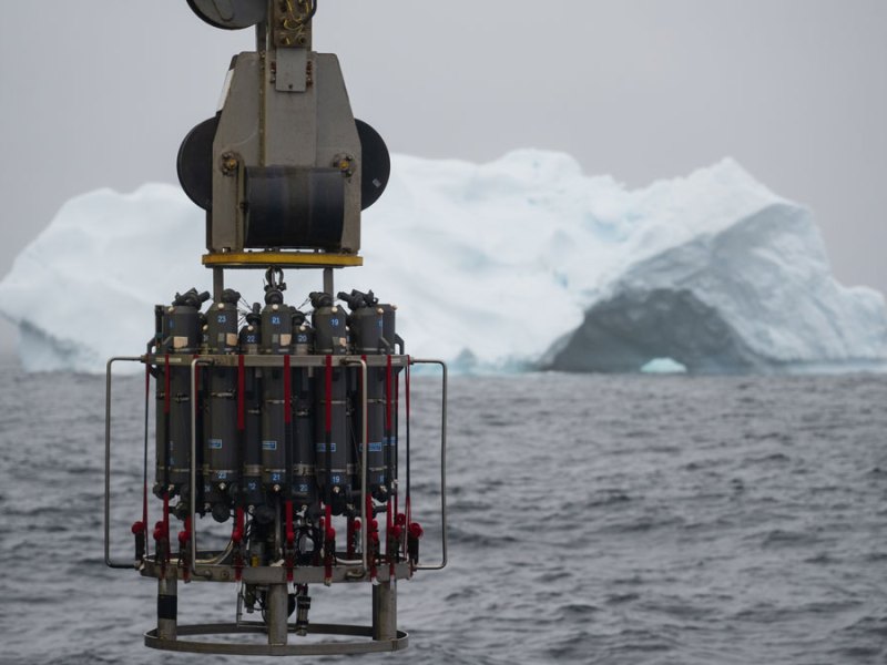 How Greenland’s Glacial Troughs Influence Ocean Circulation